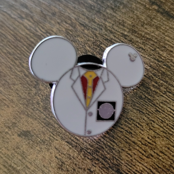 3/$20-4/$25-5/$30 - Disney Pin - Mickey Icon - Cast - Journey Into Imagination - Picture 1 of 1